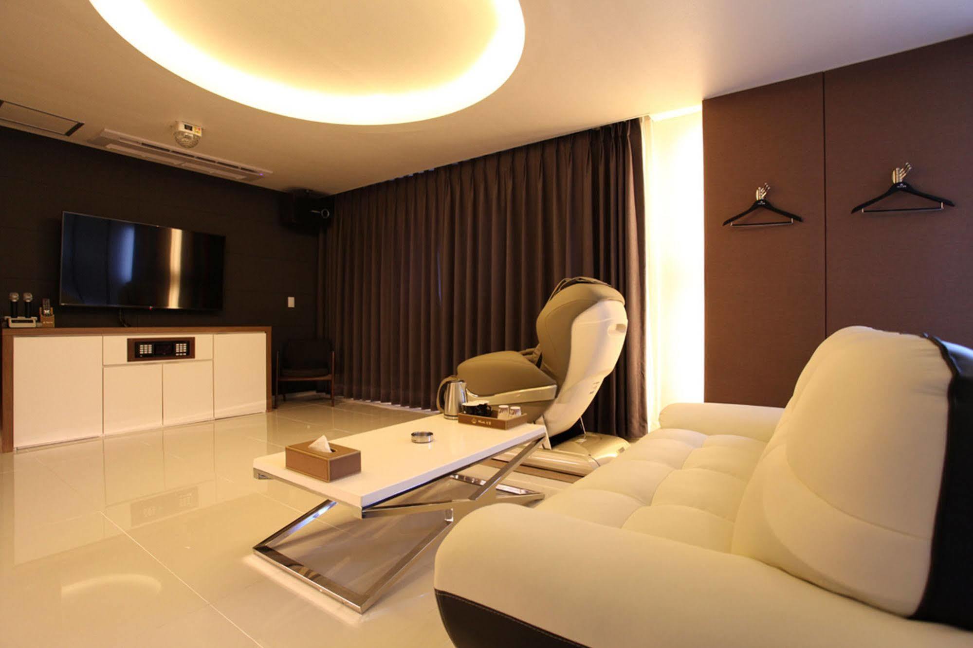 Drive In Hotel Tiamo Pocheon Bagian luar foto