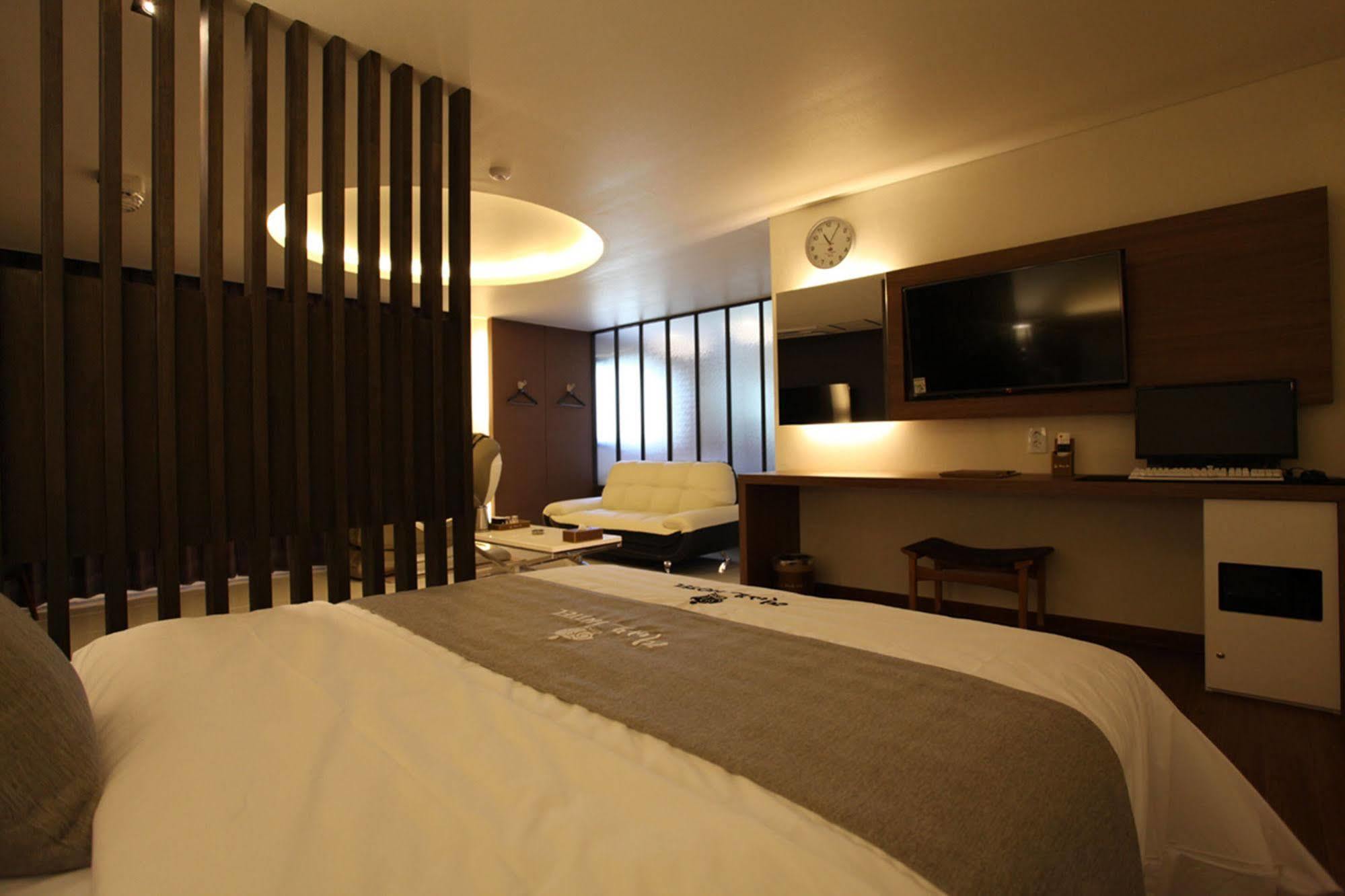 Drive In Hotel Tiamo Pocheon Bagian luar foto
