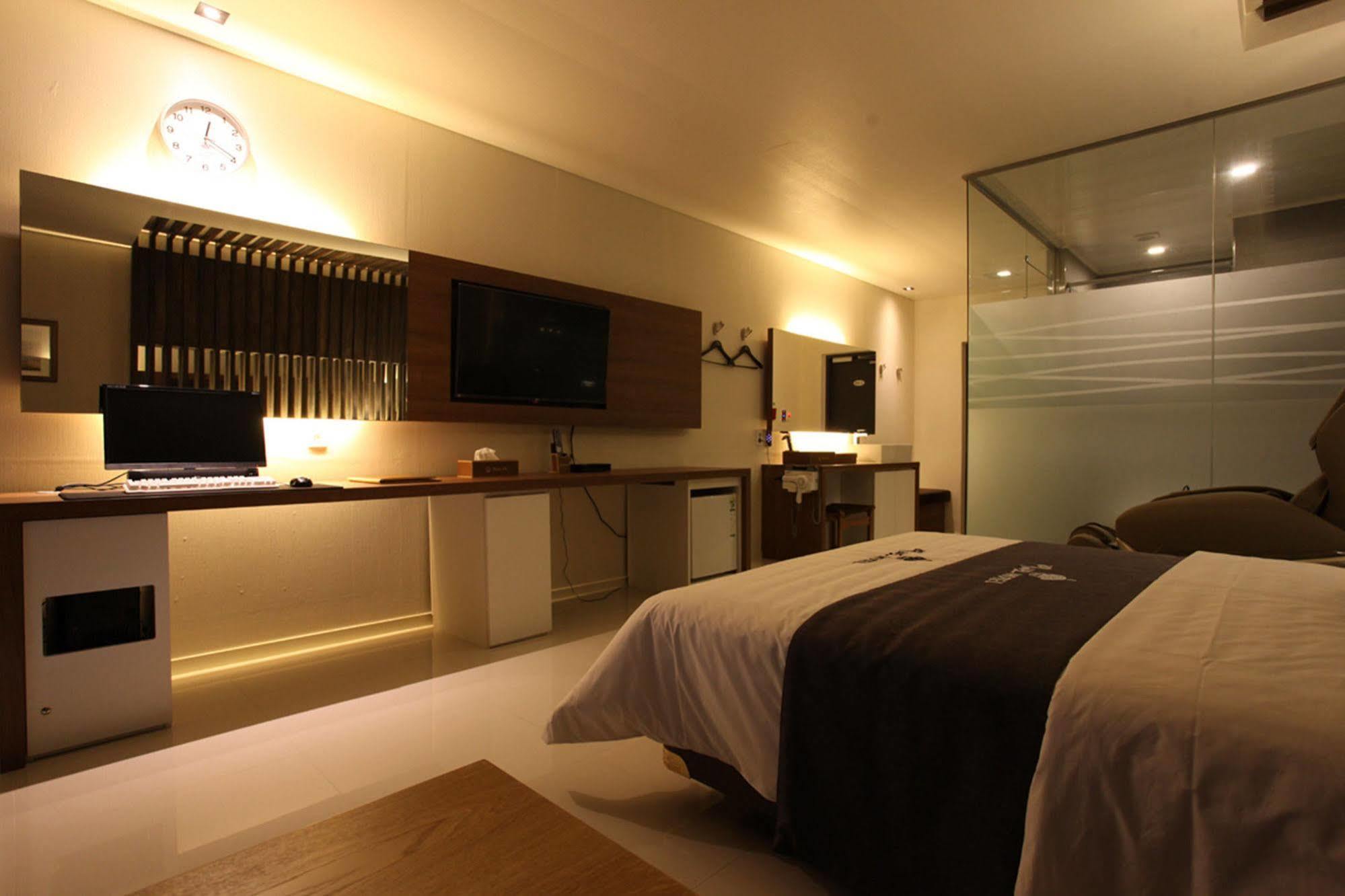 Drive In Hotel Tiamo Pocheon Bagian luar foto
