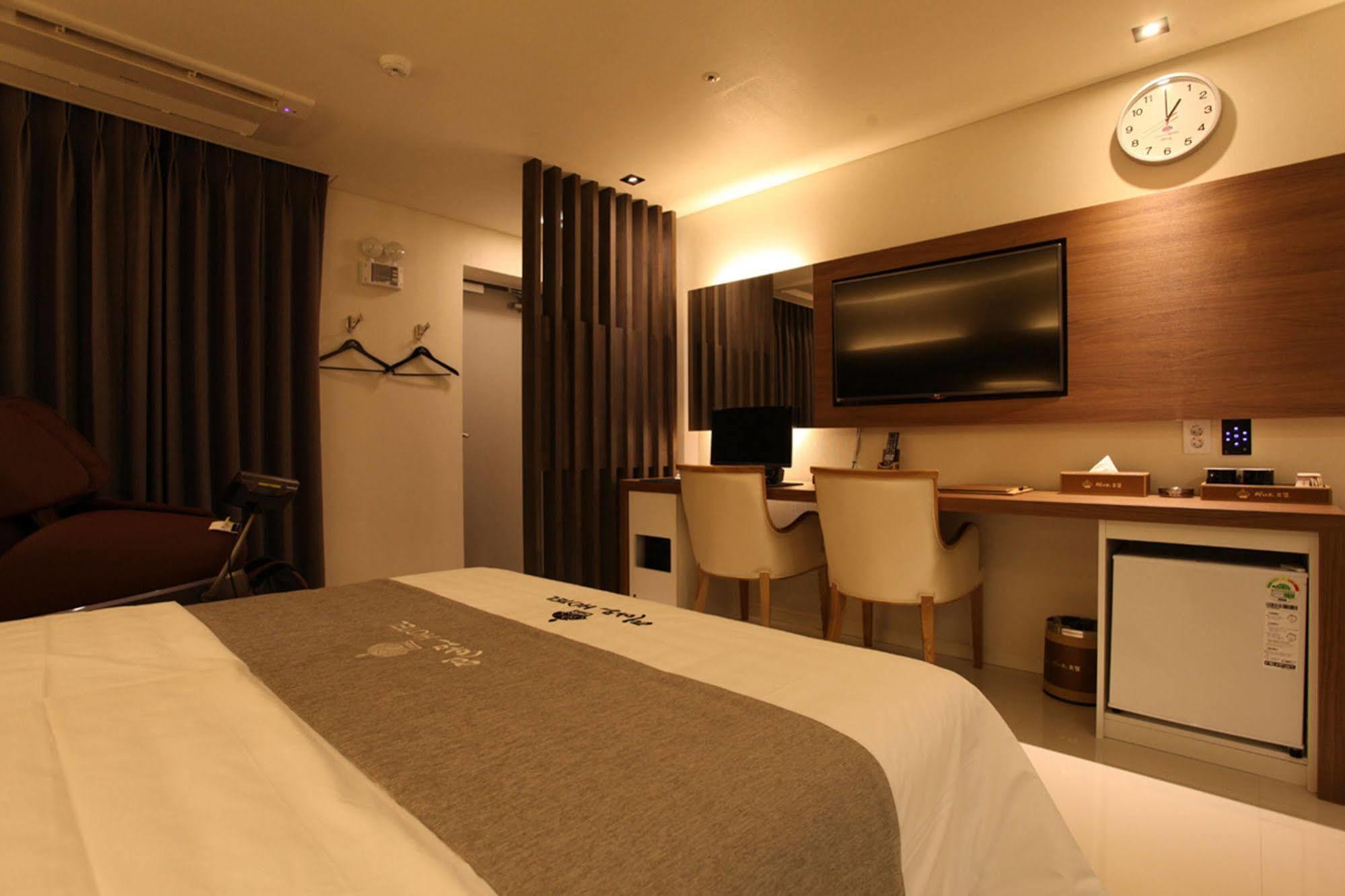 Drive In Hotel Tiamo Pocheon Bagian luar foto
