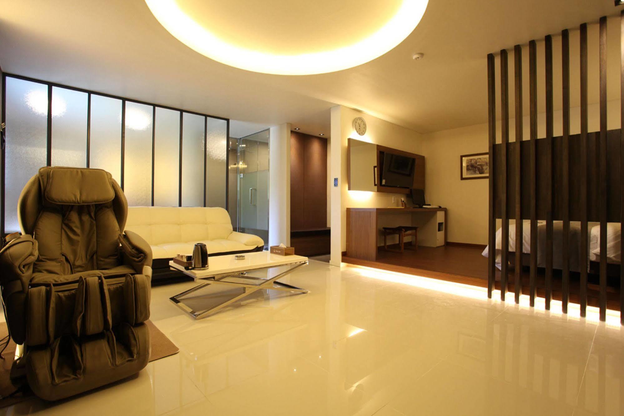 Drive In Hotel Tiamo Pocheon Bagian luar foto