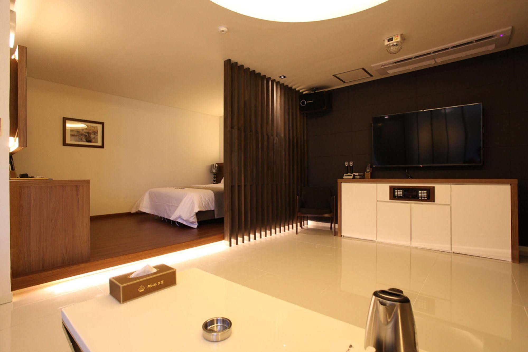 Drive In Hotel Tiamo Pocheon Bagian luar foto